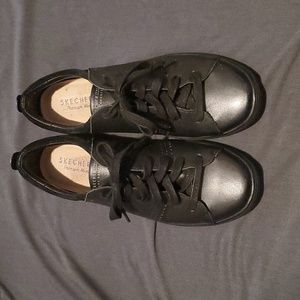 SKECHERS